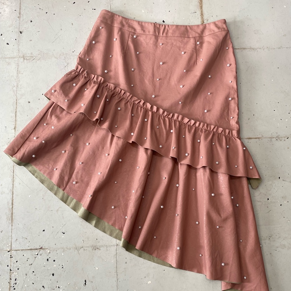 💢SOLD💢 Stunning Pink Faux leather skirt with pearl embellishments